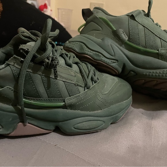 Green chunky Ozweego zip Adidas size 5 - Picture 3 of 6